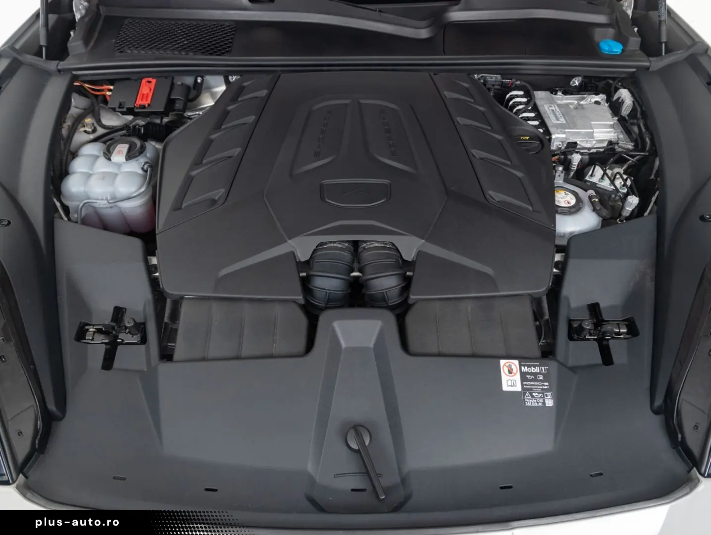 PORSCHE Cayenne Coupe Turbo E-Hybrid   PDCC   Sportabgas