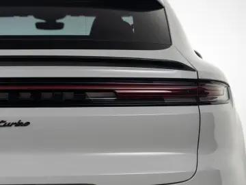 PORSCHE Cayenne Coupe Turbo E-Hybrid   PDCC   Sportabgas