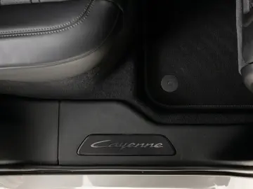 PORSCHE Cayenne Coupe Turbo E-Hybrid   PDCC   Sportabgas