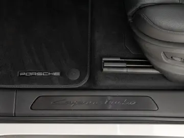 PORSCHE Cayenne Coupe Turbo E-Hybrid   PDCC   Sportabgas