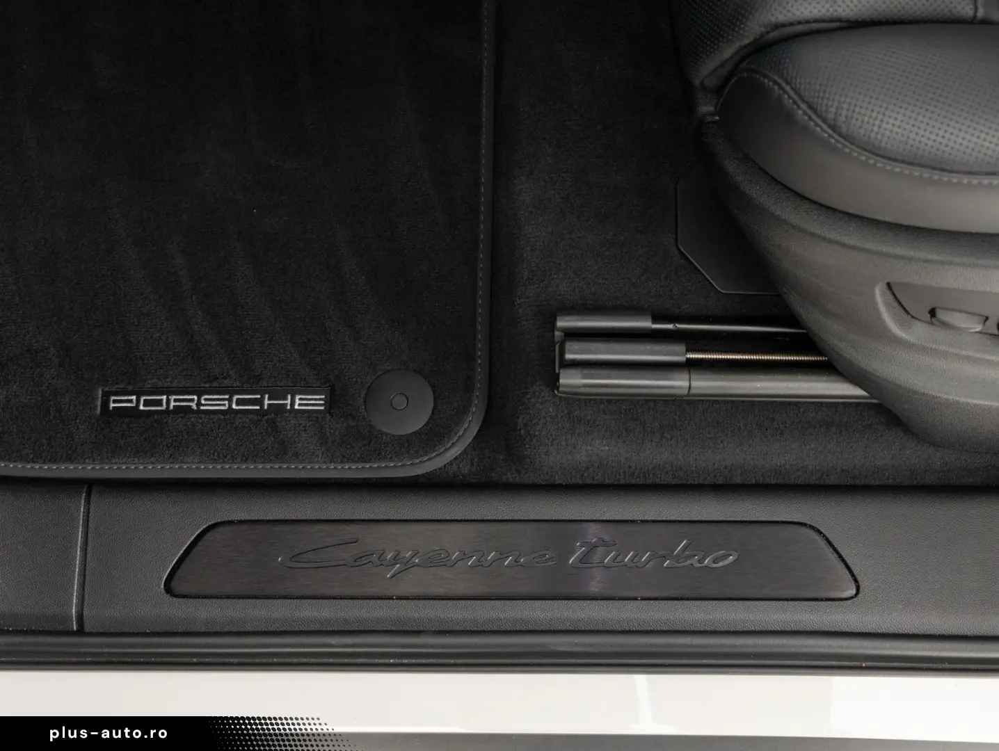 PORSCHE Cayenne Coupe Turbo E-Hybrid   PDCC   Sportabgas