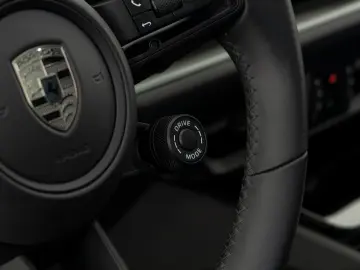 PORSCHE Cayenne Coupe Turbo E-Hybrid   PDCC   Sportabgas