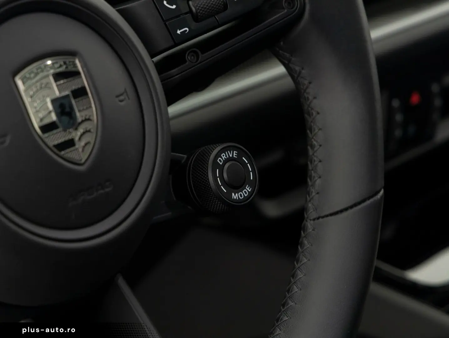 PORSCHE Cayenne Coupe Turbo E-Hybrid   PDCC   Sportabgas