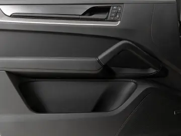 PORSCHE Cayenne Coupe Turbo E-Hybrid   PDCC   Sportabgas