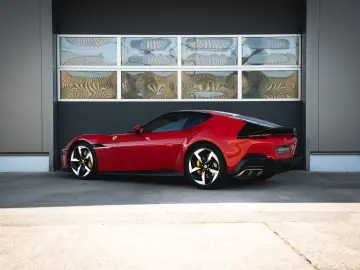 FERRARI 12Cilindri