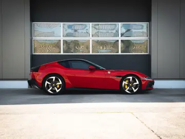 FERRARI 12Cilindri