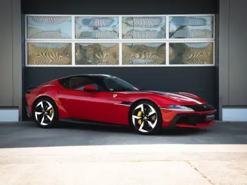 FERRARI 12Cilindri