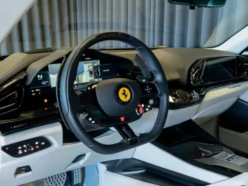 FERRARI Purosangue