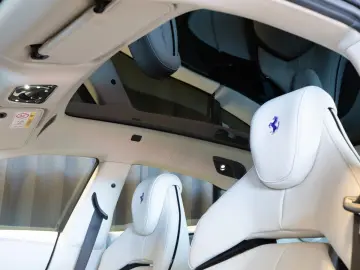 FERRARI Purosangue