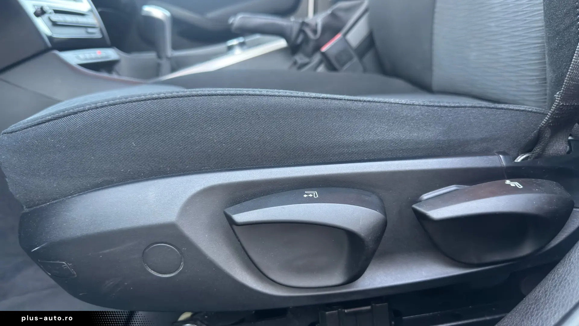 BMW X1 xDrive18d 4x4   143 CP   Navi   Încălzire Scaune