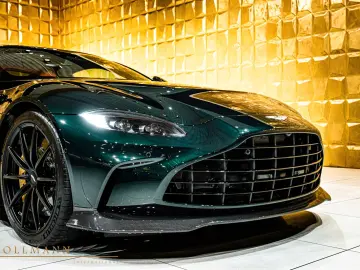 ASTON MARTIN V12 Vantage CARBON   CERAMIC   360 CAMERA