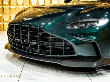 ASTON MARTIN V12 Vantage CARBON   CERAMIC   360 CAMERA