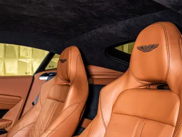 ASTON MARTIN V12 Vantage CARBON   CERAMIC   360 CAMERA