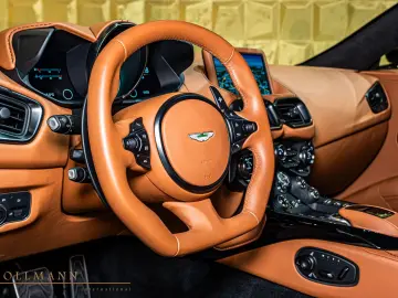 ASTON MARTIN V12 Vantage CARBON   CERAMIC   360 CAMERA