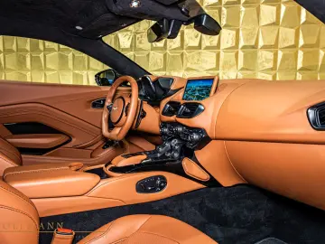 ASTON MARTIN V12 Vantage CARBON   CERAMIC   360 CAMERA