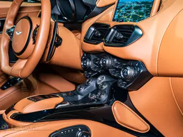 ASTON MARTIN V12 Vantage CARBON   CERAMIC   360 CAMERA