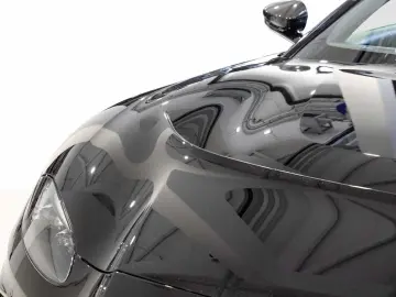 ASTON MARTIN New Vantage V12 Roadster -Onyx Black-