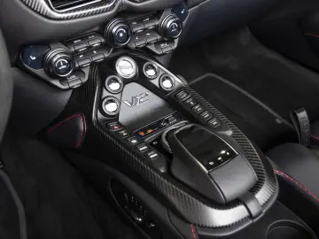 ASTON MARTIN New Vantage V12 Roadster -Onyx Black-