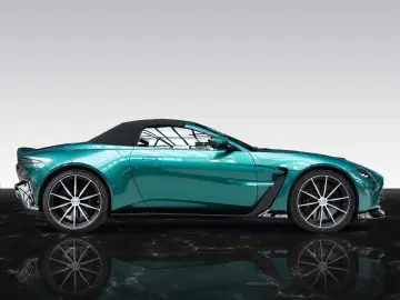 ASTON MARTIN V12 Vantage Roadster   AMR Green   1 of 249