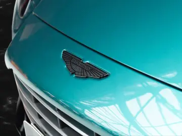 ASTON MARTIN V12 Vantage Roadster   AMR Green   1 of 249