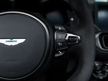 ASTON MARTIN V12 Vantage Roadster   AMR Green   1 of 249