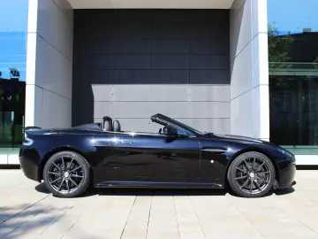 ASTON MARTIN V12 Vantage S Roadster   Schwarz Schwarz   2.Hd