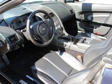 ASTON MARTIN V12 Vantage S Roadster   Schwarz Schwarz   2.Hd