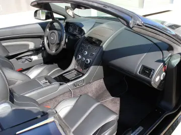 ASTON MARTIN V12 Vantage S Roadster   Schwarz Schwarz   2.Hd