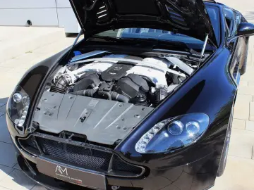 ASTON MARTIN V12 Vantage S Roadster   Schwarz Schwarz   2.Hd