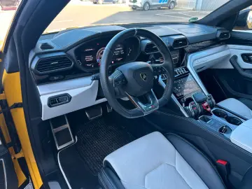 LAMBORGHINI Urus 4.0 V8 ACC HUD PANO KERAMIK LUFT 23  360