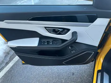 LAMBORGHINI Urus 4.0 V8 ACC HUD PANO KERAMIK LUFT 23  360