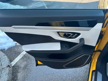LAMBORGHINI Urus 4.0 V8 ACC HUD PANO KERAMIK LUFT 23  360