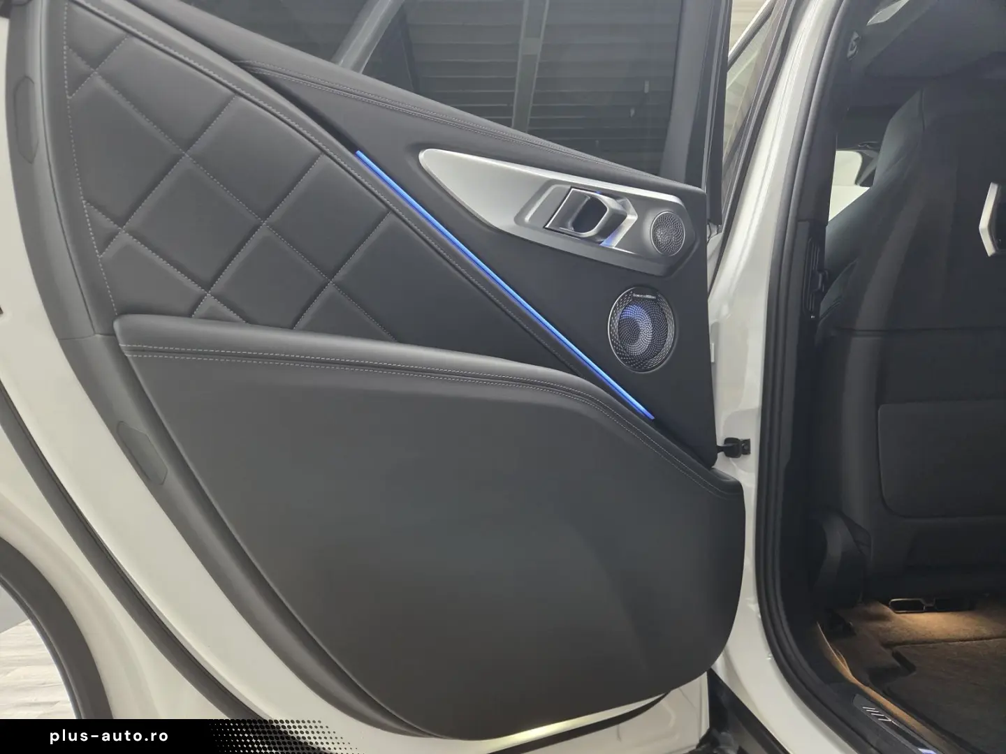 BMW XM 50e 23Zoll DriviProf. ACC AHK B&W Sitzlüftung