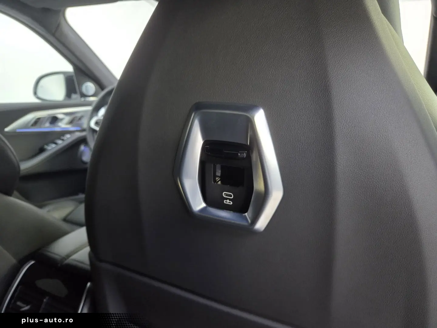 BMW XM 50e 23Zoll DriviProf. ACC AHK B&W Sitzlüftung