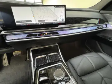 BMW 750e xDrive M Sport Pro AHK ACC 360