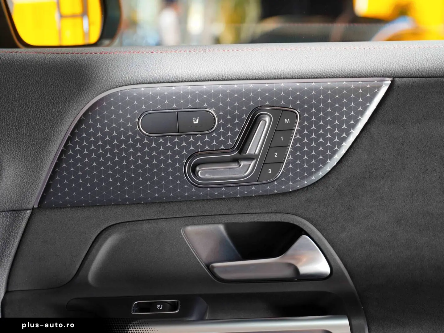 MERCEDES-BENZ EQB 300 4M AMG Premium Night AHK Memory Sitze