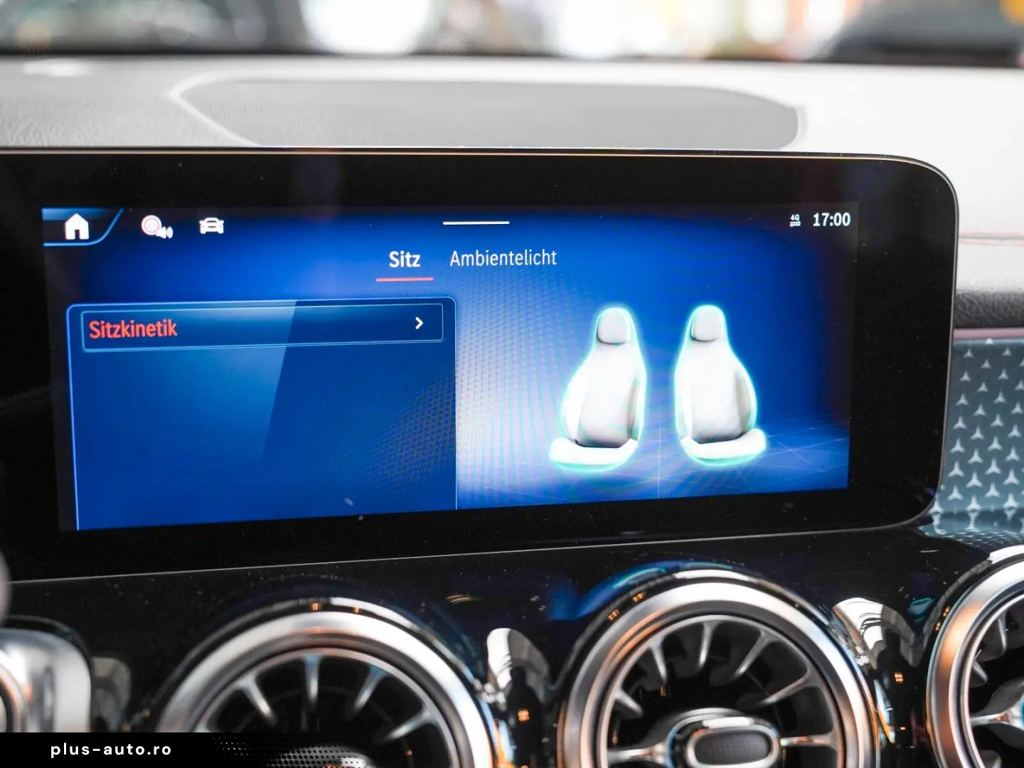MERCEDES-BENZ EQB 300 4M AMG Premium Night AHK Memory Sitze