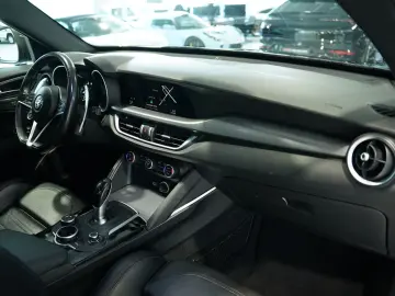 ALFA ROMEO Stelvio Veloce Q4  20 Zoll  ACC  Kamera  Digital