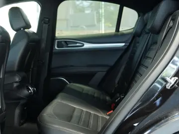 ALFA ROMEO Stelvio Veloce Q4  20 Zoll  ACC  Kamera  Digital