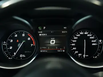 ALFA ROMEO Stelvio Veloce Q4  20 Zoll  ACC  Kamera  Digital