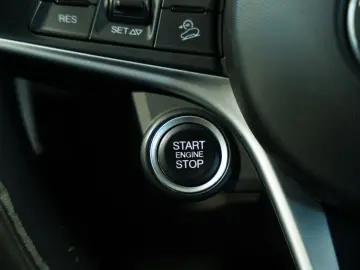 ALFA ROMEO Stelvio Veloce Q4  20 Zoll  ACC  Kamera  Digital