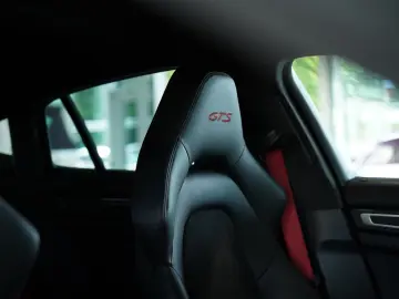 PORSCHE Panamera GTS  2.H  21  Sport-Design  HUD  Pano