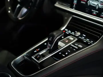 PORSCHE Panamera GTS  2.H  21  Sport-Design  HUD  Pano