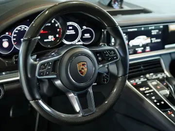 PORSCHE Panamera GTS  2.H  21  Sport-Design  HUD  Pano