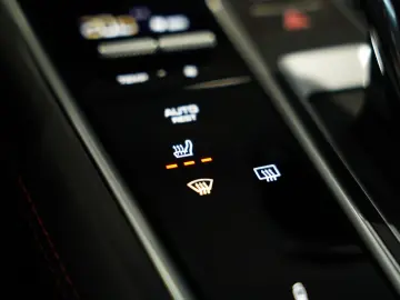 PORSCHE Panamera GTS  2.H  21  Sport-Design  HUD  Pano