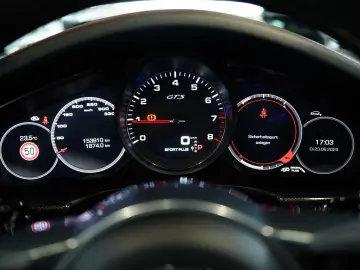 PORSCHE Panamera GTS  2.H  21  Sport-Design  HUD  Pano