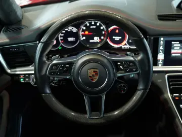 PORSCHE Panamera GTS  2.H  21  Sport-Design  HUD  Pano
