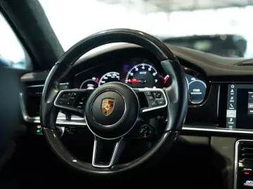 PORSCHE Panamera GTS  2.H  21  Sport-Design  HUD  Pano