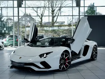 LAMBORGHINI Aventador S Roadster  2.H  Carbon  LIFT  Dt.Fzg