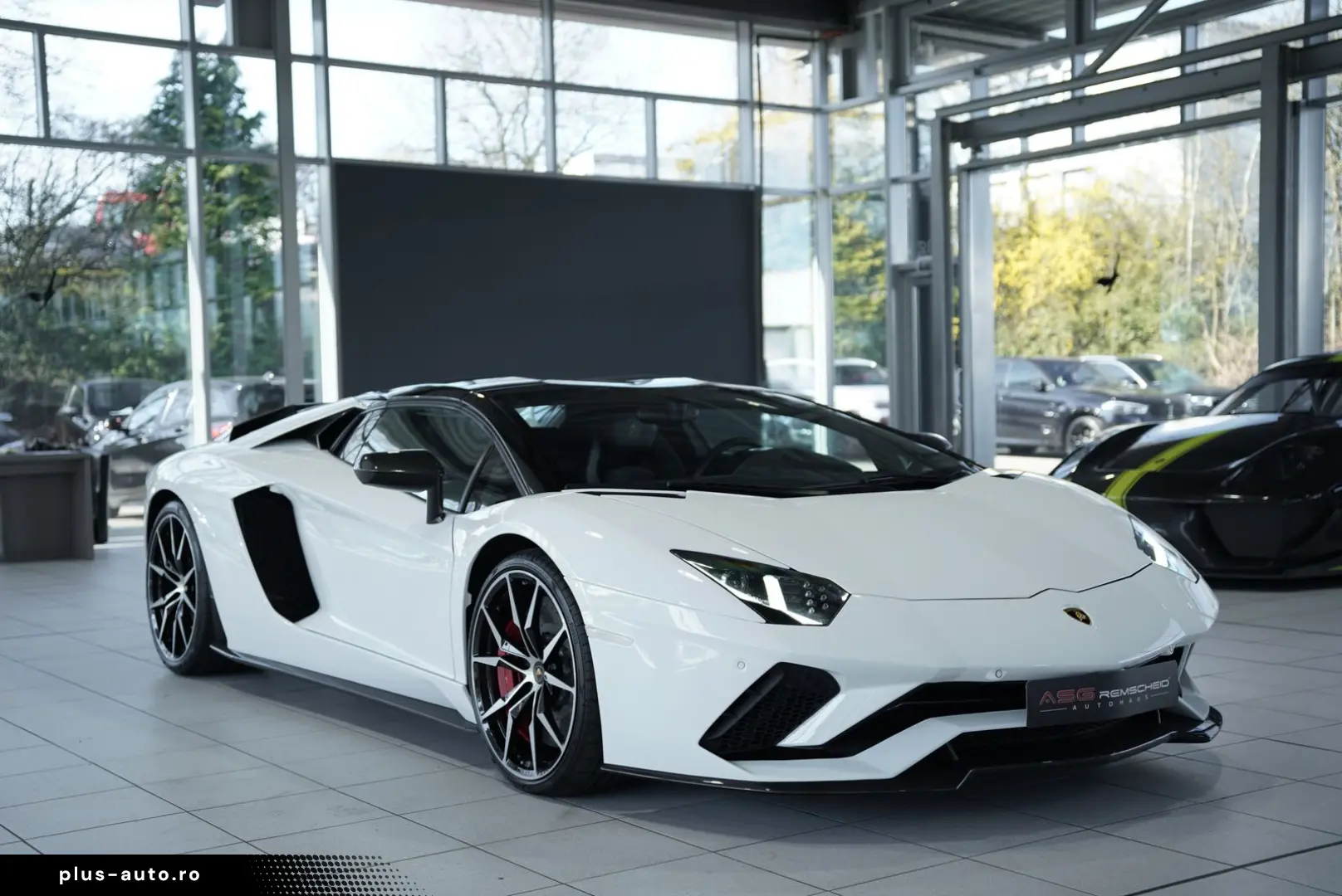 LAMBORGHINI Aventador S Roadster  2.H  Carbon  LIFT  Dt.Fzg
